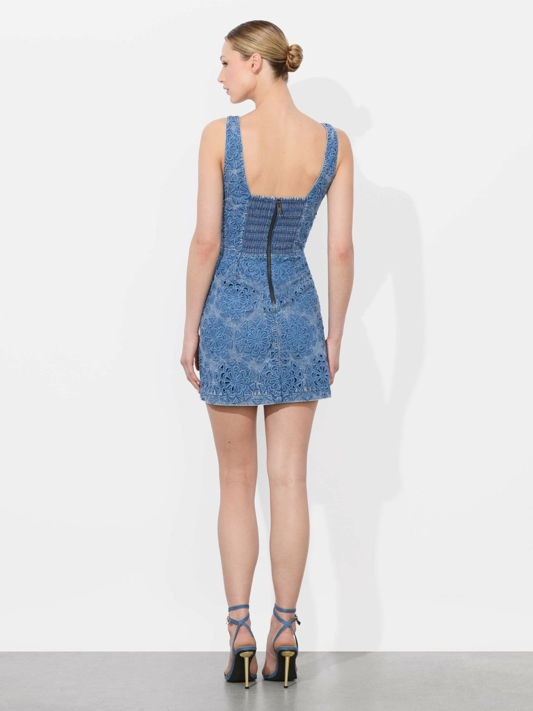 Maryann Denim Dress In Avery Blue - Alice + Olivia Women