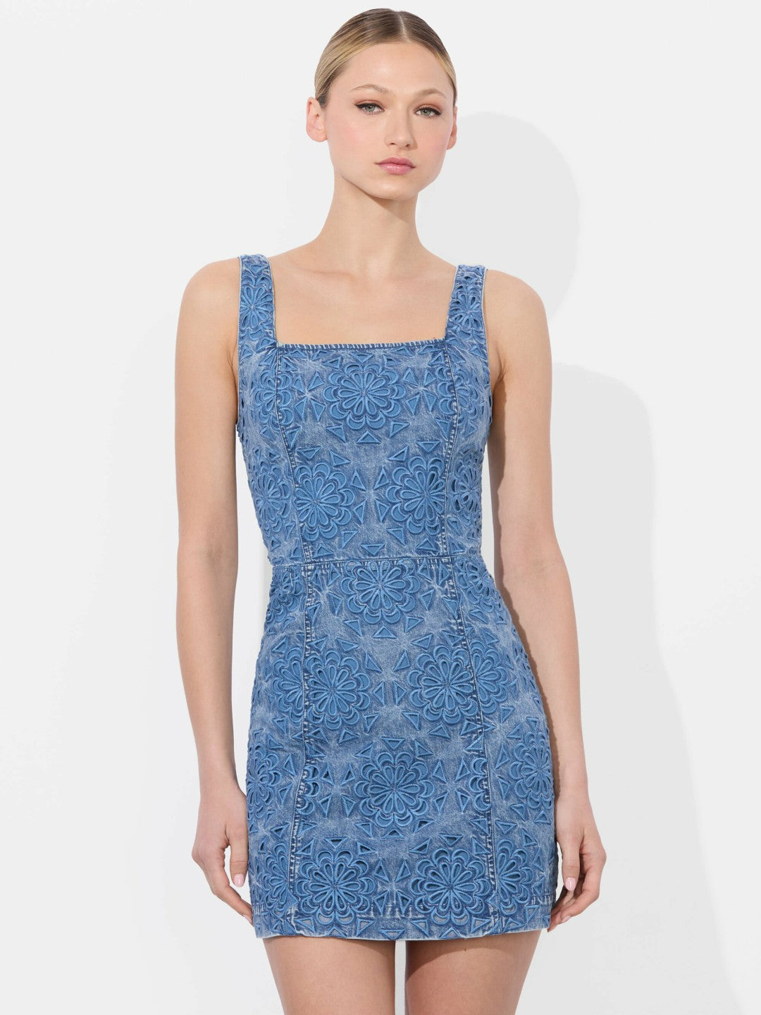 Maryann Denim Dress In Avery Blue - Alice + Olivia Women