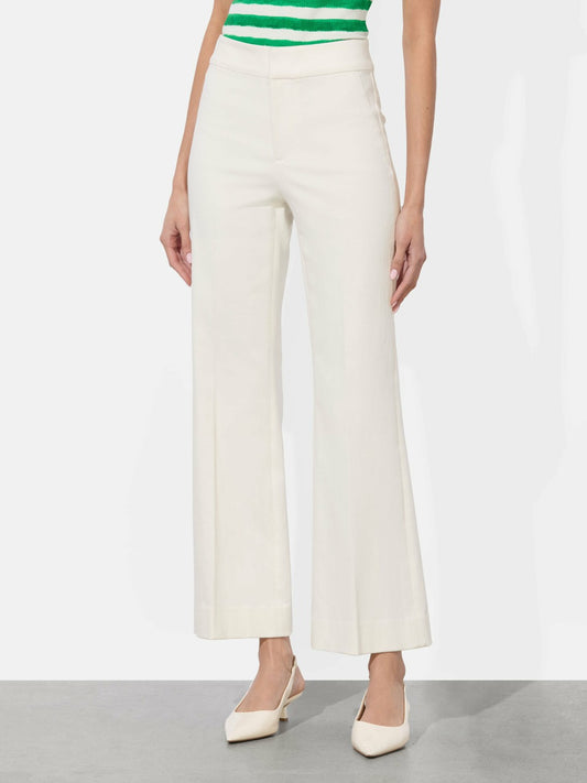 Quinn Kick Flare Jean In Off White - Alice + Olivia Women
