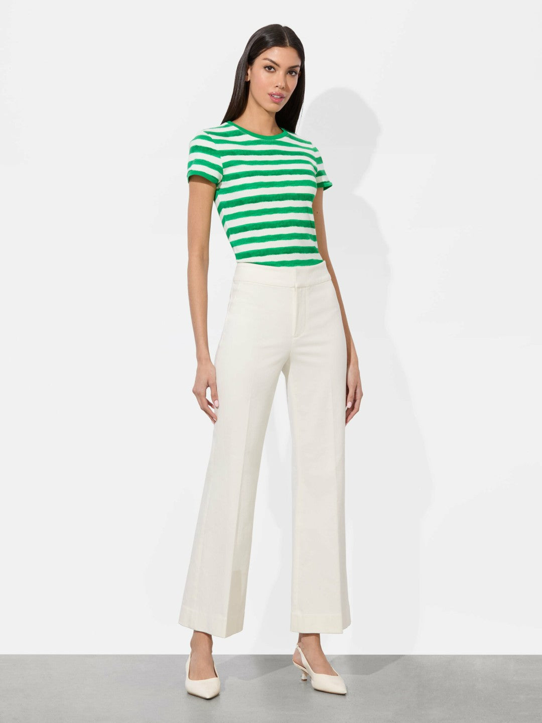 Quinn Kick Flare Jean In Off White - Alice + Olivia Women