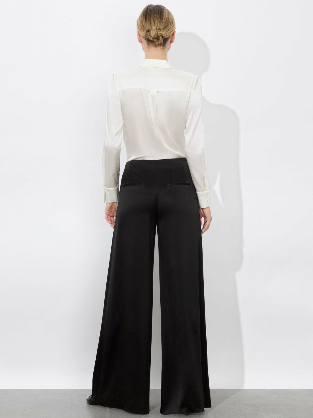 Brady Silk Blouse In Off White - Alice + Olivia Women