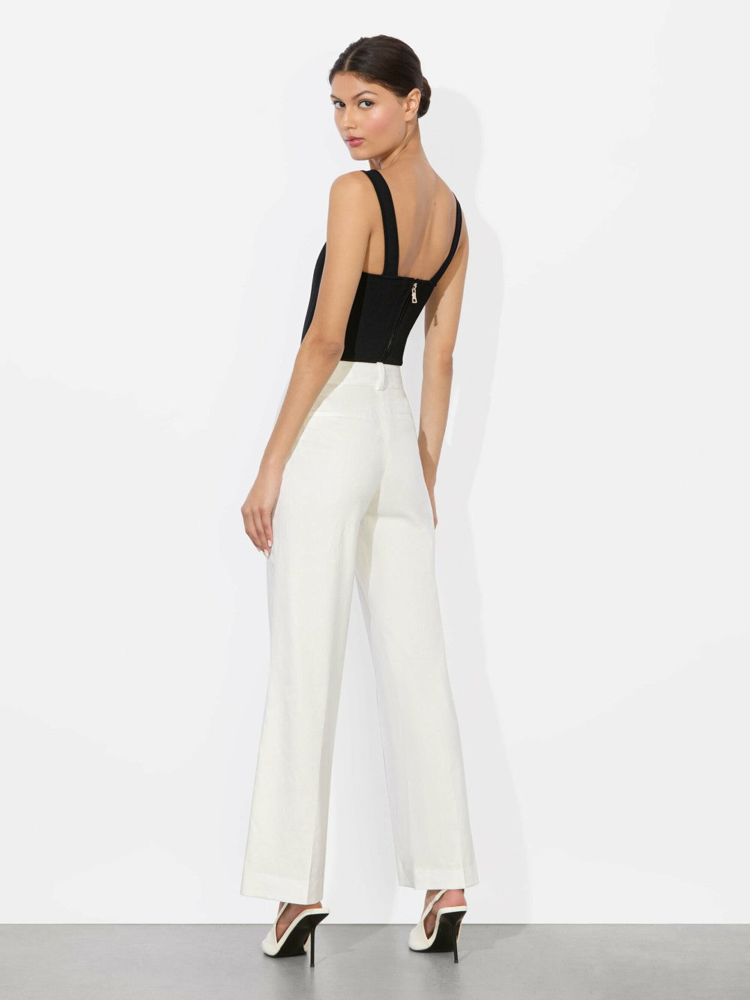 Quinn Linen Kick Flare Pant In Off White - Alice + Olivia Women