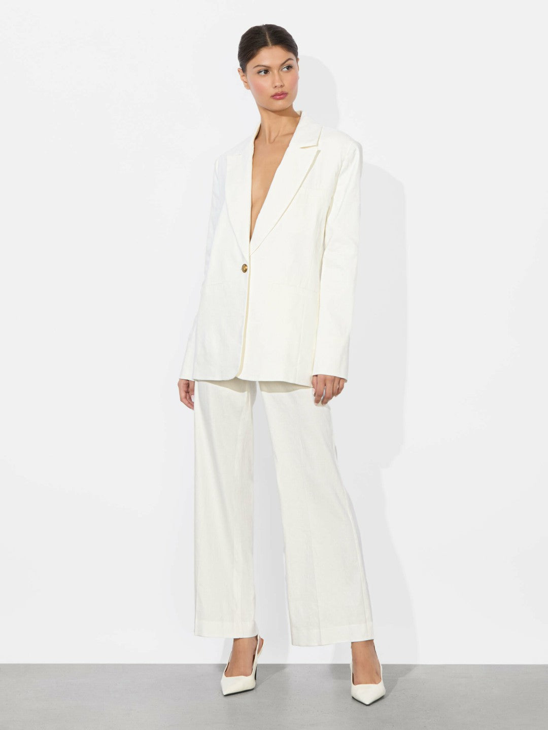 Billie Boxy Linen Blazer In Off White - Alice + Olivia Women