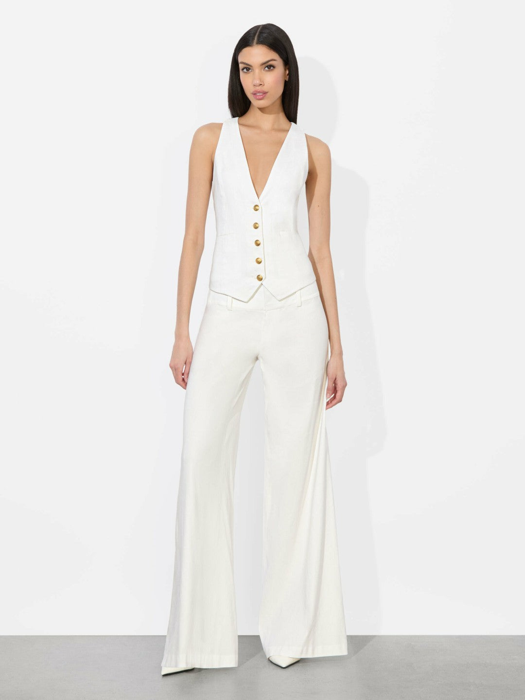 Mazie Linen Vest In Off White - Alice + Olivia Women