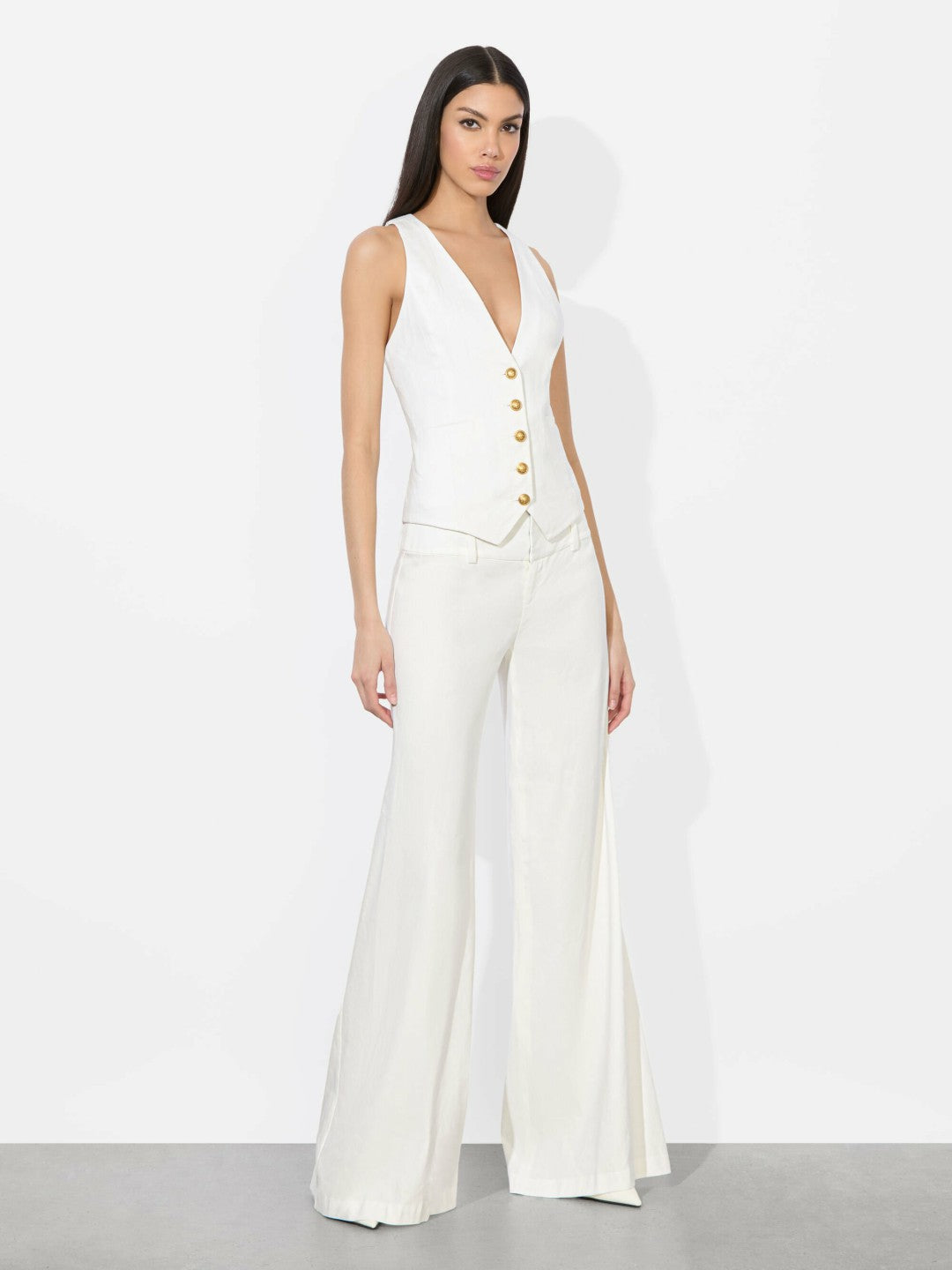 Mazie Linen Vest In Off White - Alice + Olivia Women