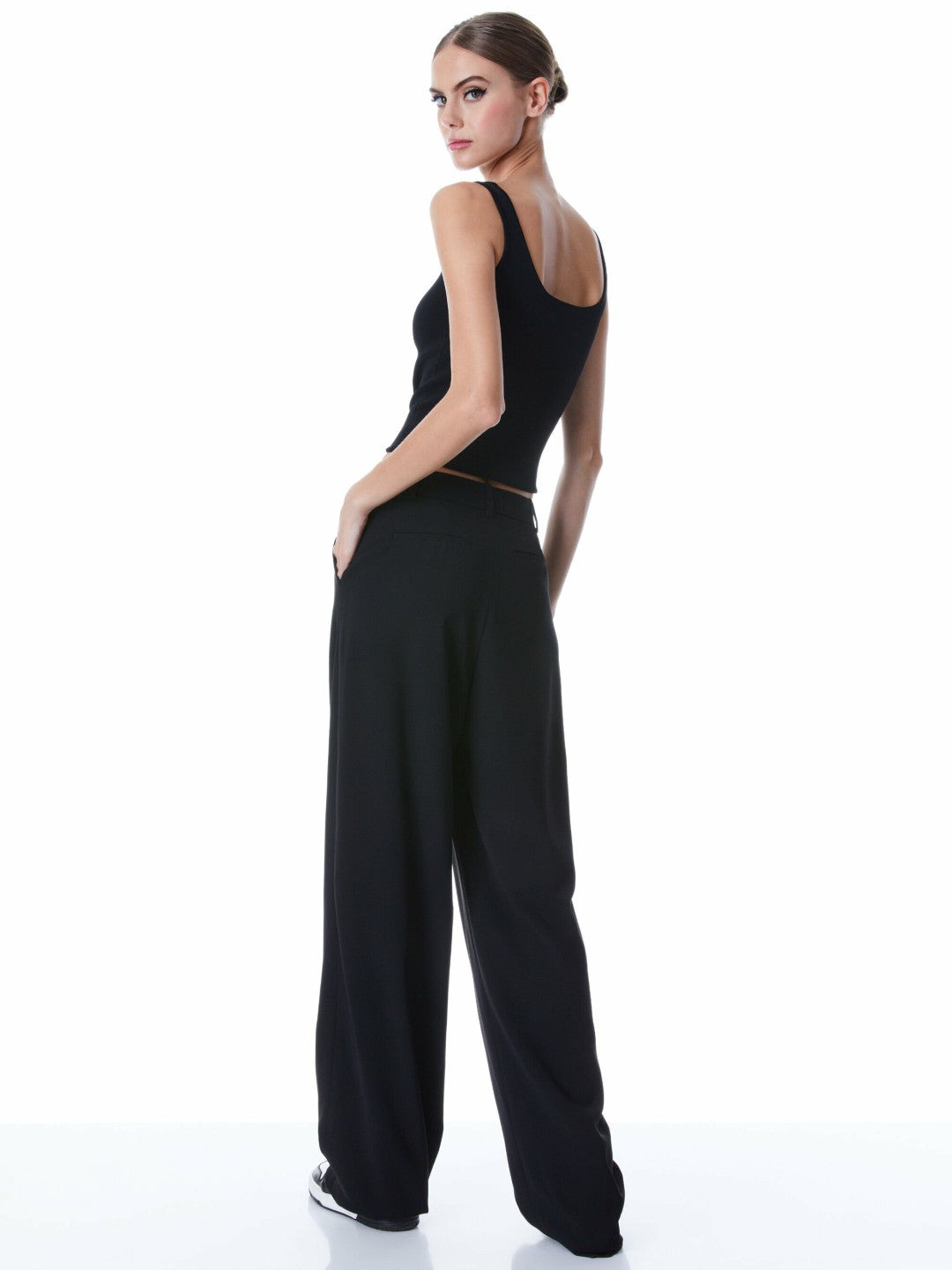 Daryn Sculpting Tank In Black - Alice + Olivia Women
