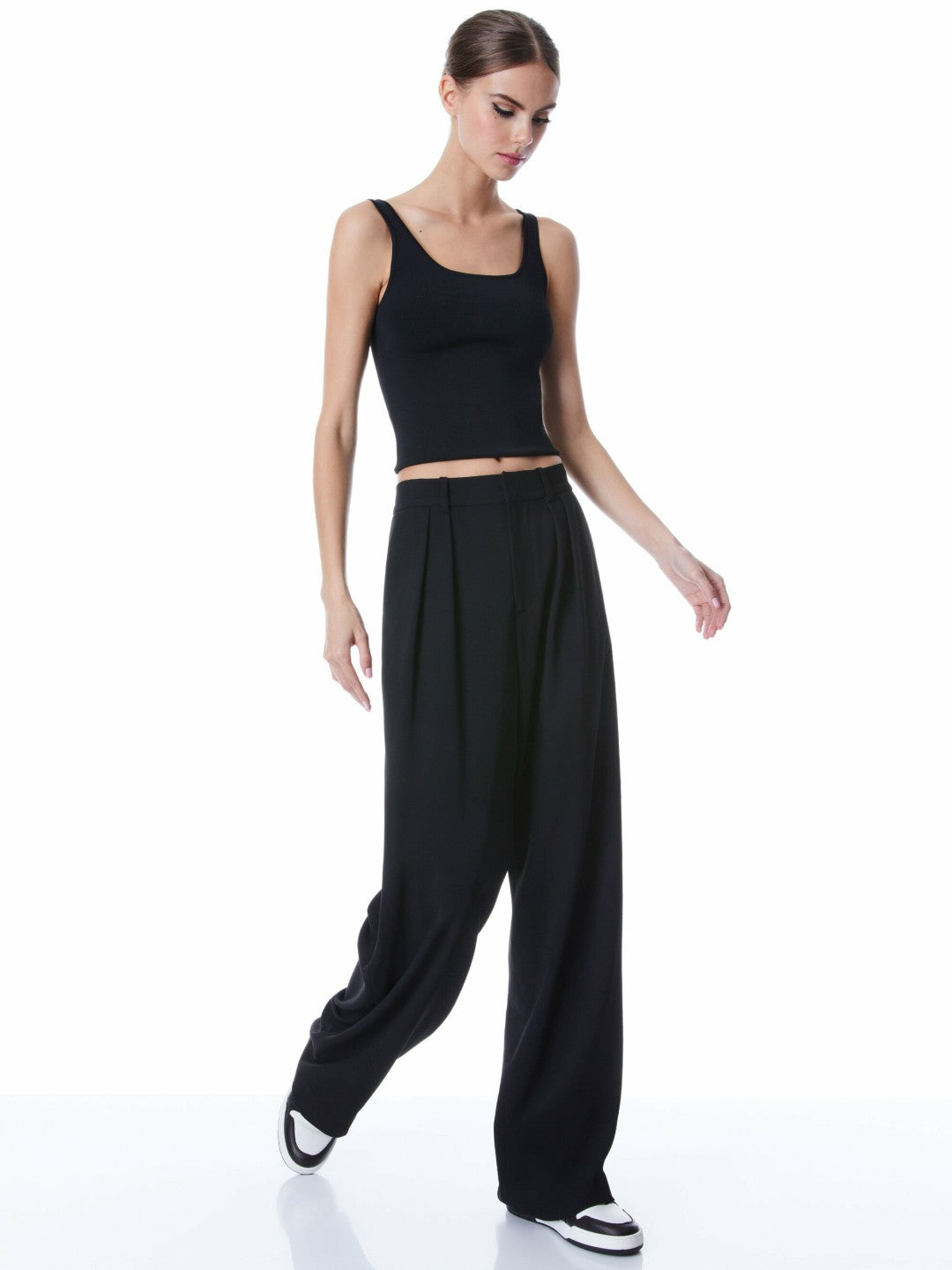 Daryn Sculpting Tank In Black - Alice + Olivia Women