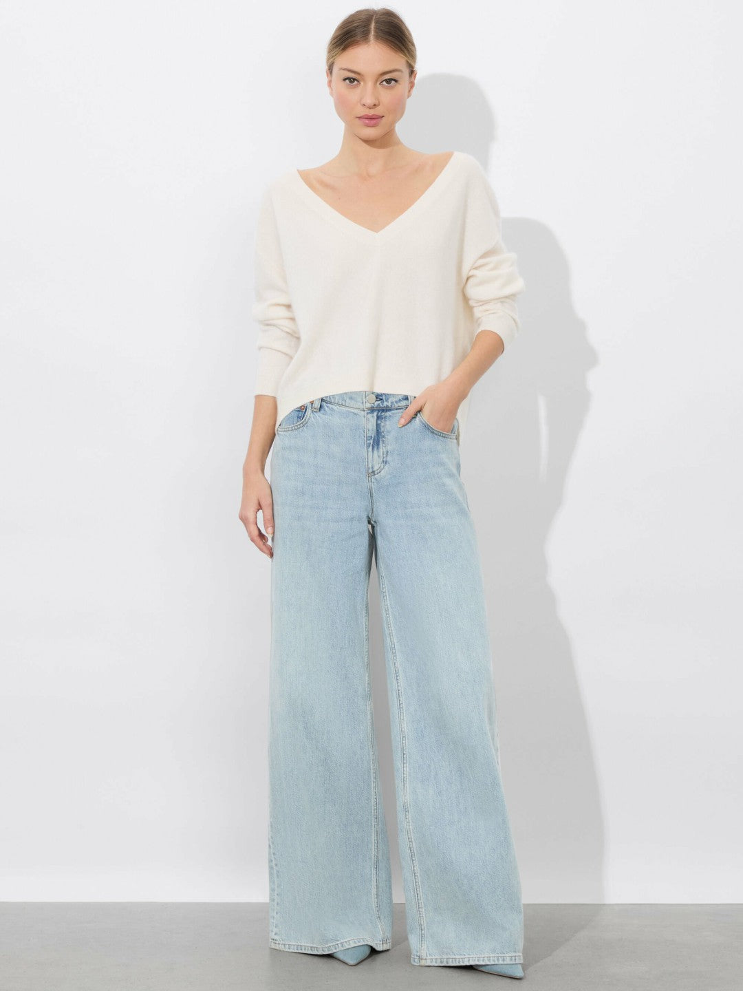 Williams Pullover In Ecru - Alice + Olivia Women