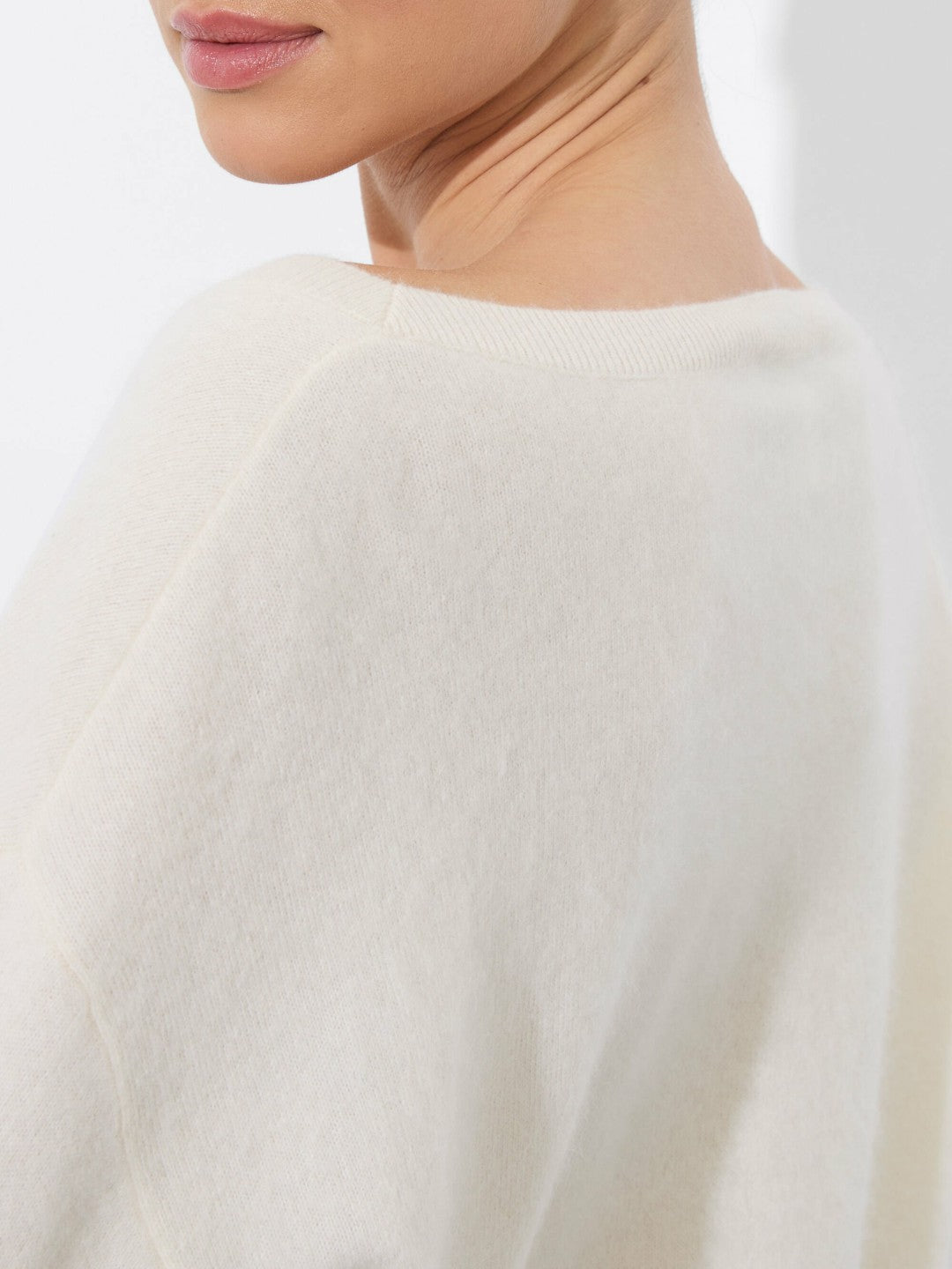 Williams Pullover In Ecru - Alice + Olivia Women