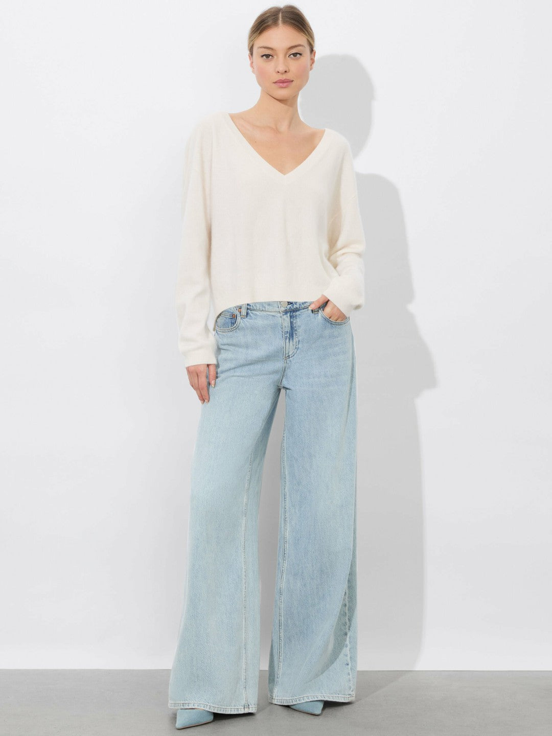 Williams Pullover In Ecru - Alice + Olivia Women