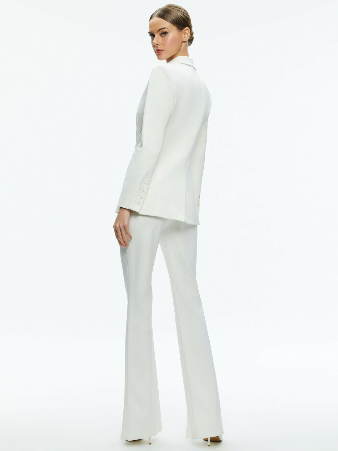 Breann Fitted Blazer In Off White - Alice + Olivia Women