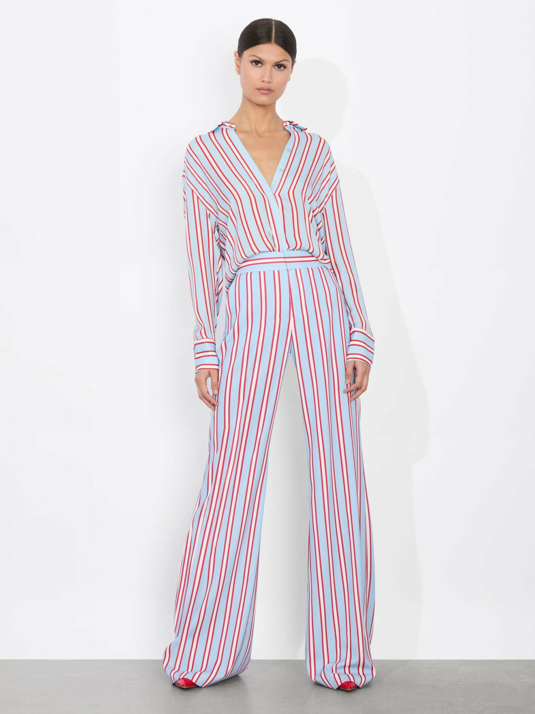 Dimitra Oversized Button Down In Teakwood Stripe Mineral Blue/b - Alice + Olivia Women