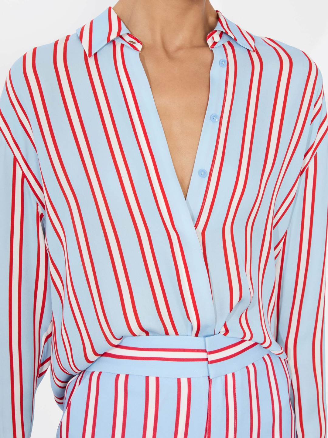 Dimitra Oversized Button Down In Teakwood Stripe Mineral Blue/b - Alice + Olivia Women