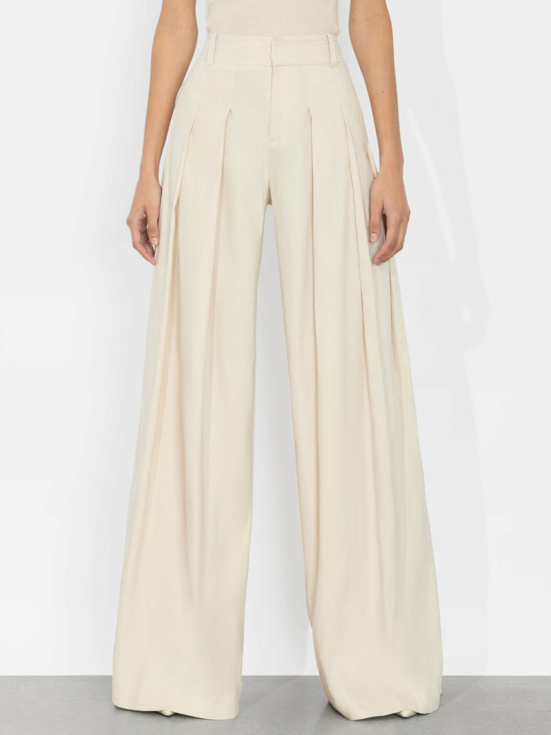 Simon Trouser In Oatmeal - Alice + Olivia Women