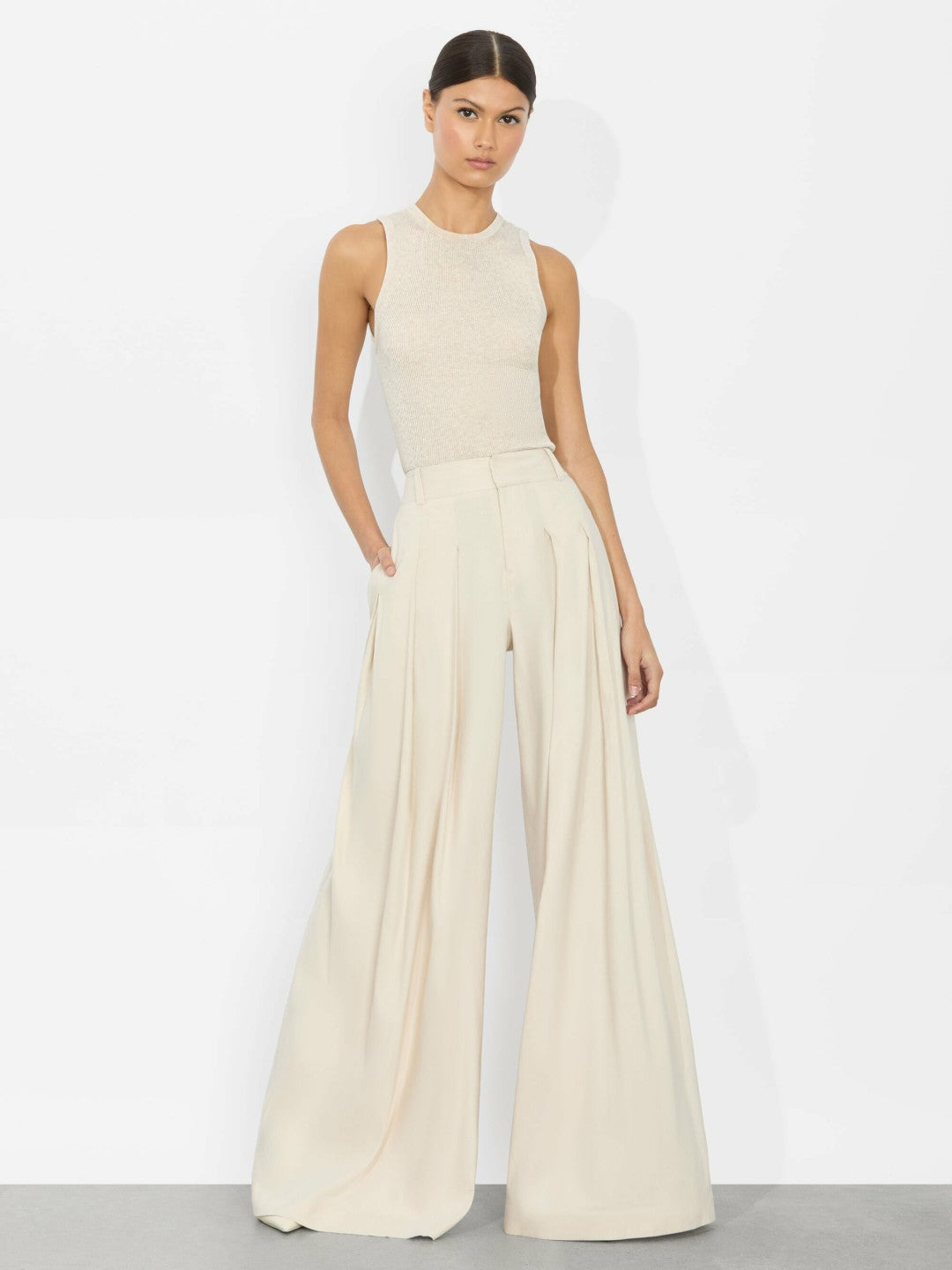 Simon Trouser In Oatmeal - Alice + Olivia Women