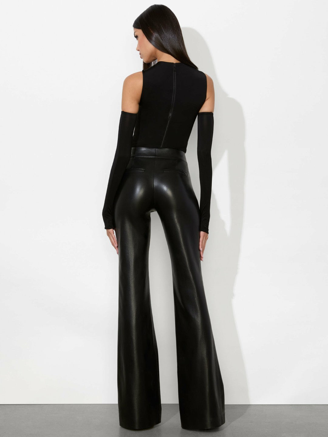 Olea Sculpting Bodysuit In Black - Alice + Olivia Women