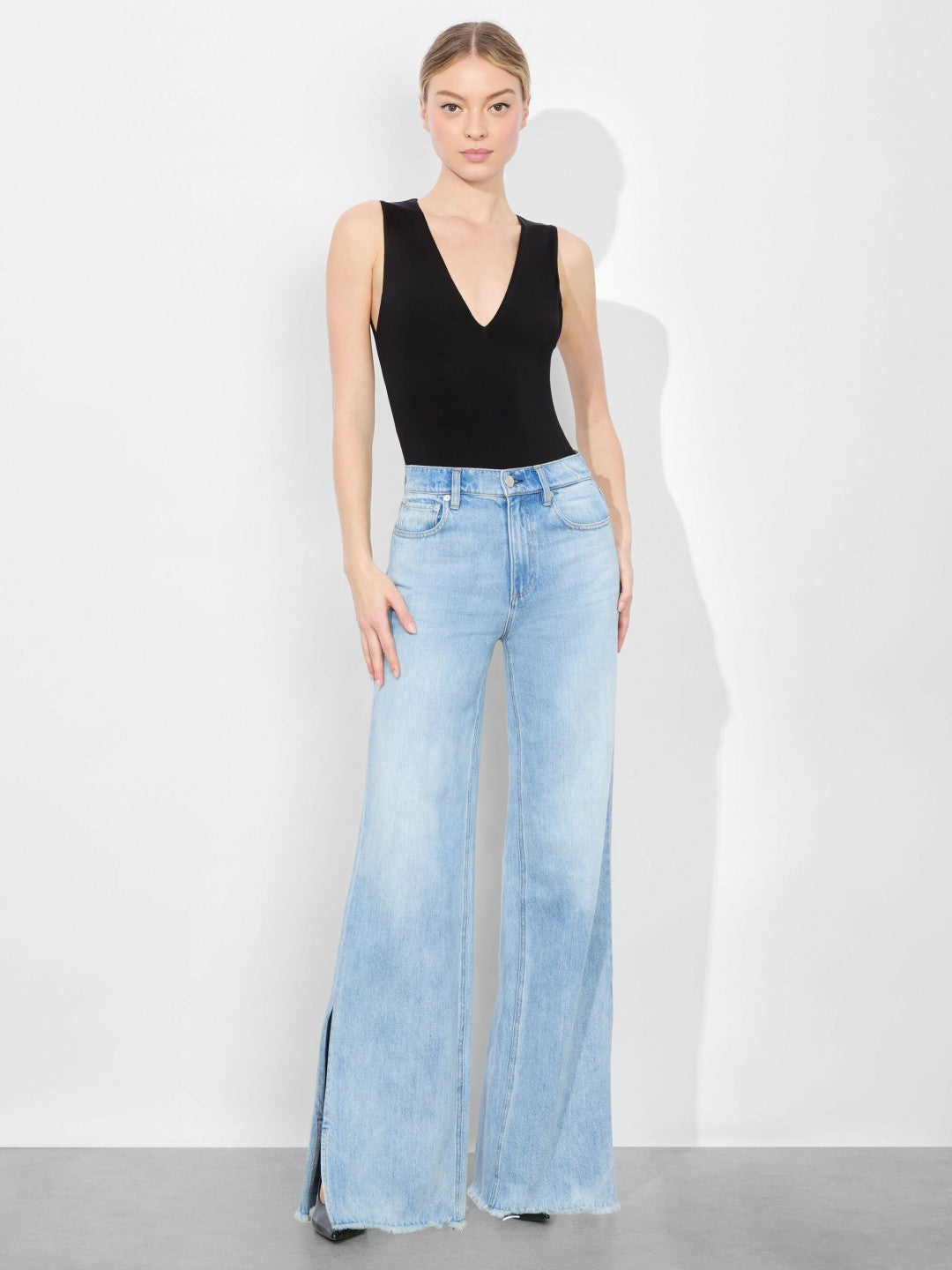 Olea Sculpting Bodysuit In Black - Alice + Olivia Women