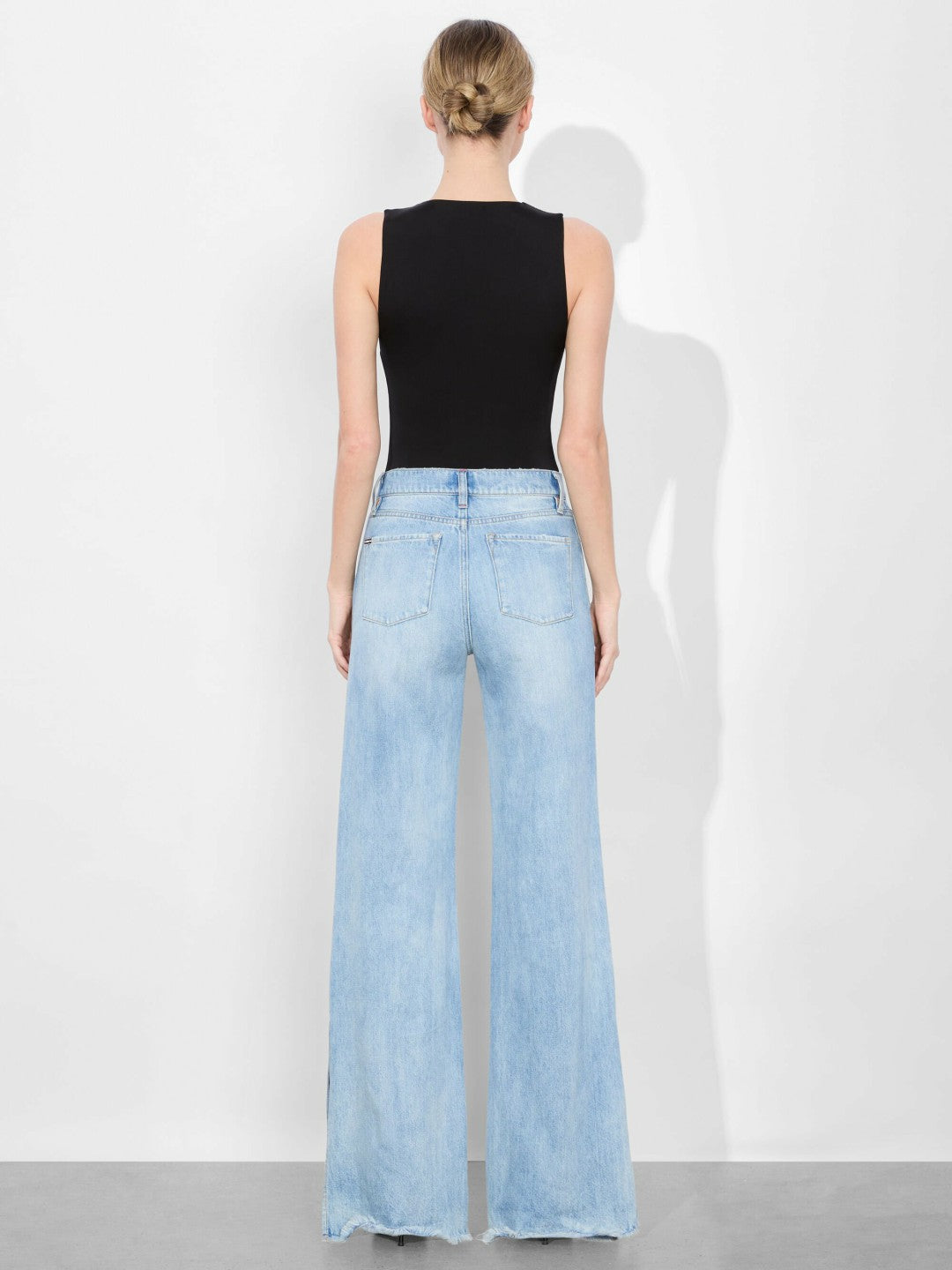 Olea Sculpting Bodysuit In Black - Alice + Olivia Women