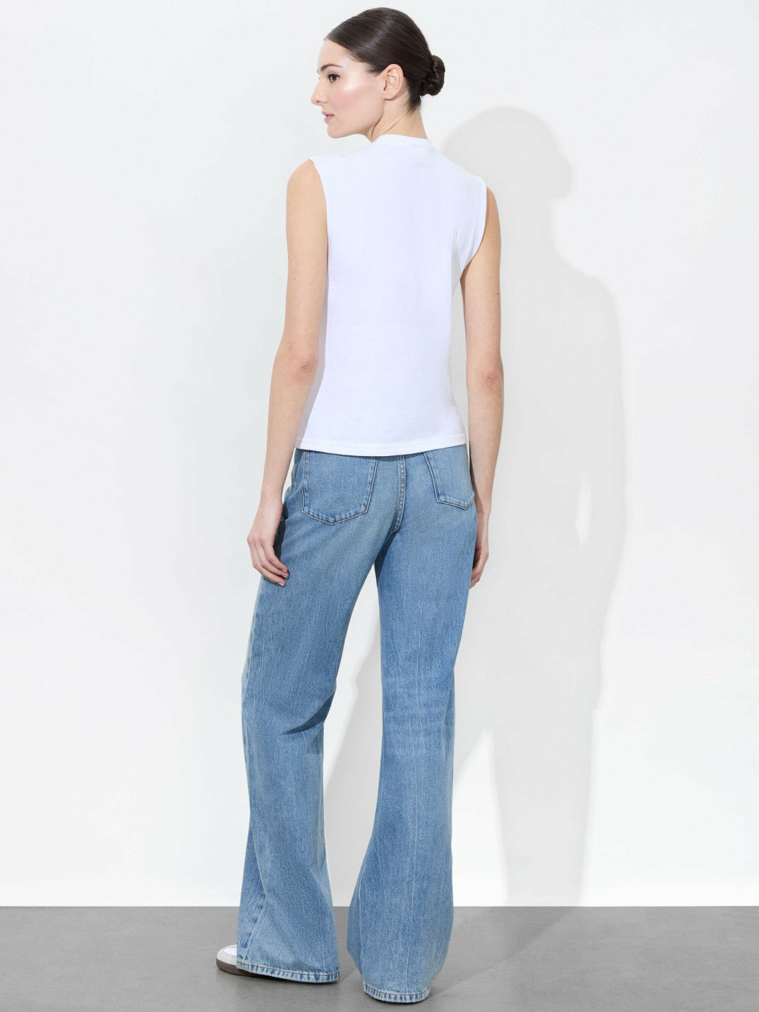 Micah Muscle Tank In Off White/multi - Alice + Olivia Women